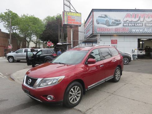 Used 2015 Nissan Pathfinder SL w/ SL Premium Package AWD/4WD image 2