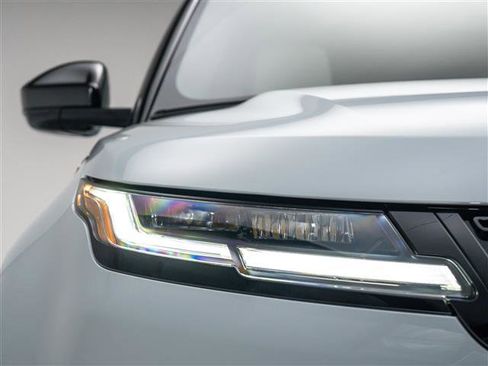 New 2026 Land Rover Range Rover Evoque S image 9