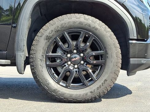 Used 2025 GMC Sierra 1500 Elevation AWD/4WD image 8