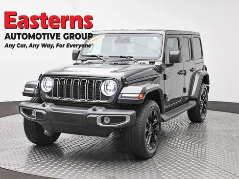 Used 2025 Jeep Wrangler Unlimited Sahara AWD/4WD image 1