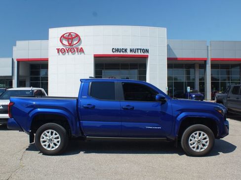Used 2024 Toyota Tacoma SR5 AWD/4WD image 1