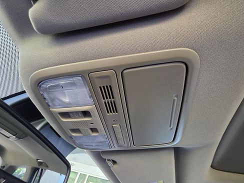 Used 2016 Honda Pilot Touring image 32