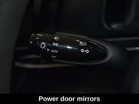 Used 2021 Hyundai Elantra SE FWD image 13