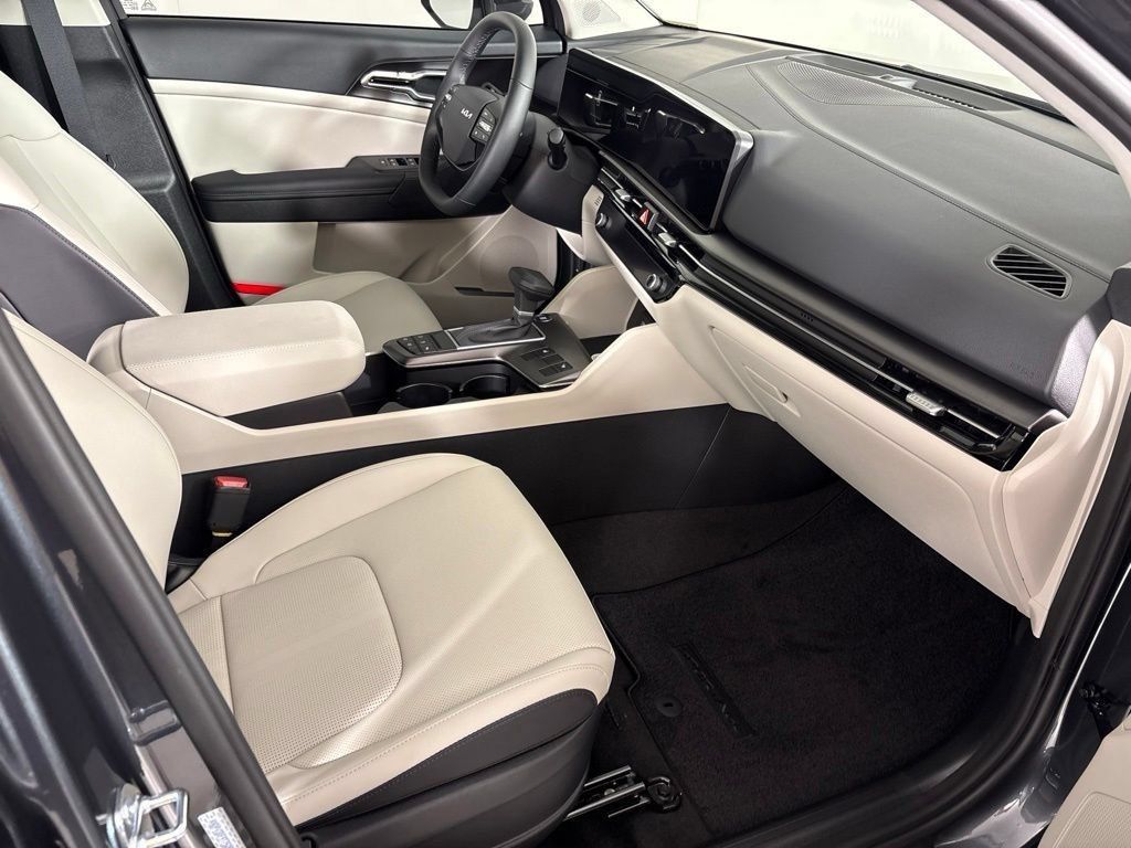 New 2026 Kia Sportage EX FWD image 17