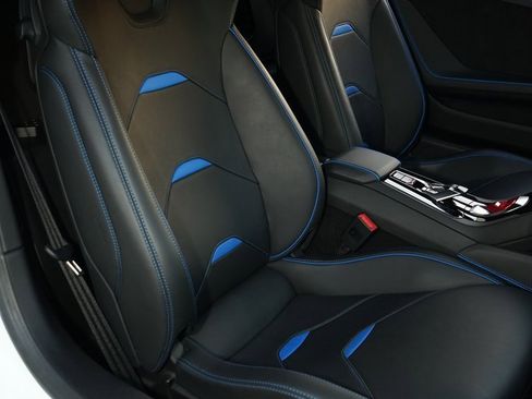 Used 2020 Lamborghini Huracan EVO image 11