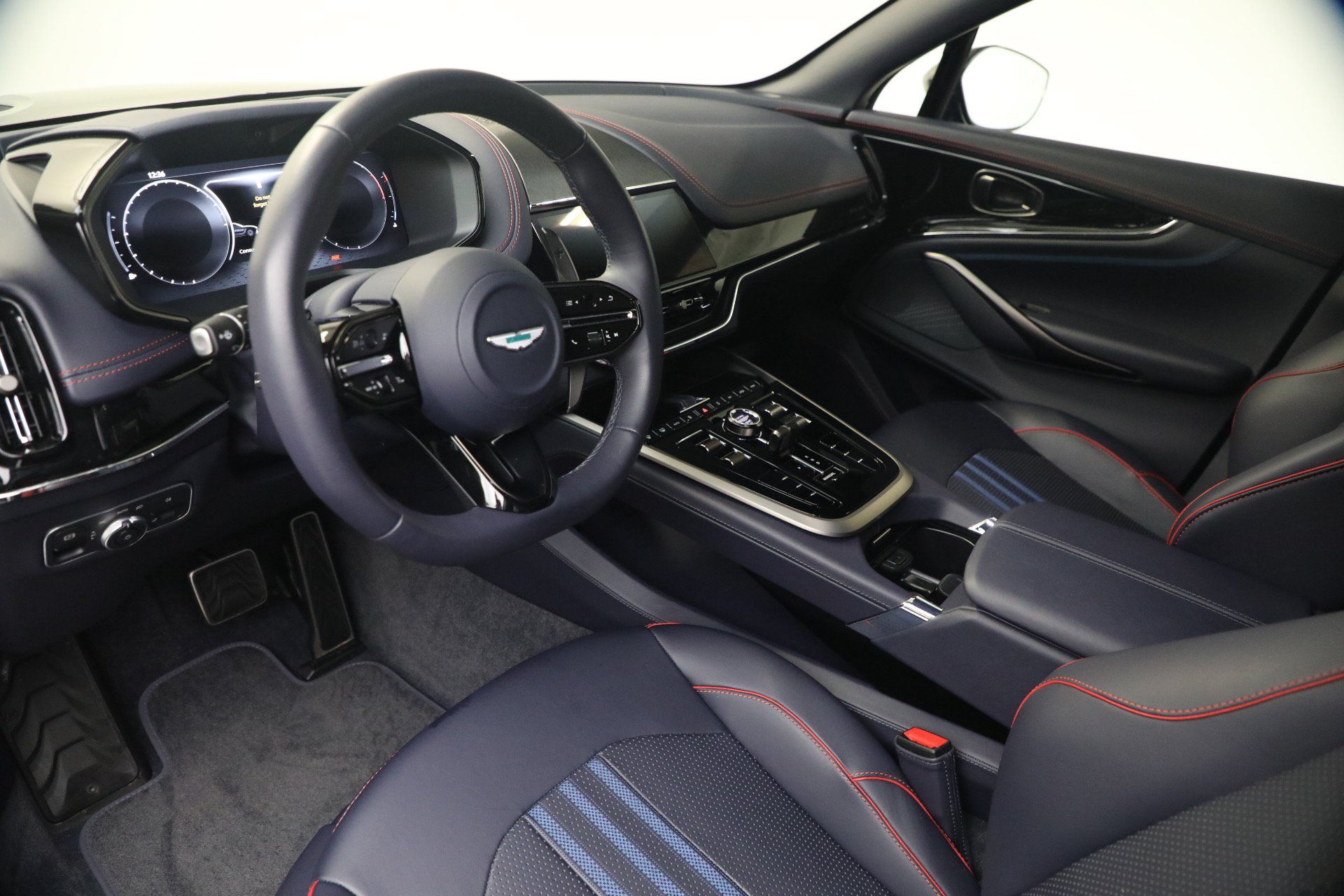 Used 2025 Aston Martin DBX 707 AWD/4WD image 20