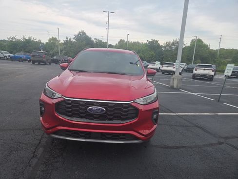 Used 2024 Ford Escape ST-Line Select w/ Tech Pack #1 AWD/4WD image 2