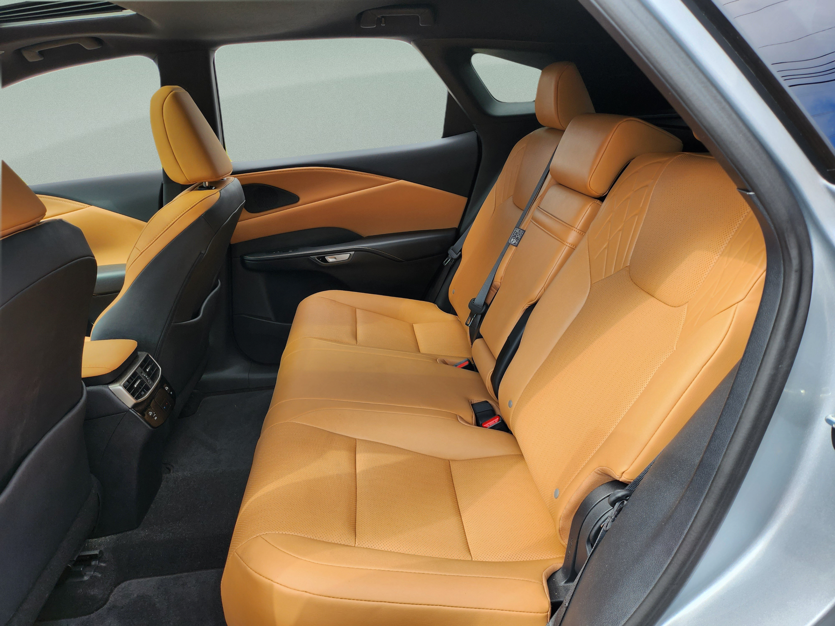 Certified 2024 Lexus RX 350 Premium w/ Cold Area Package FWD image 19