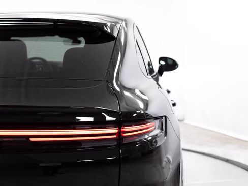 Certified 2025 Porsche Cayenne S AWD/4WD image 21