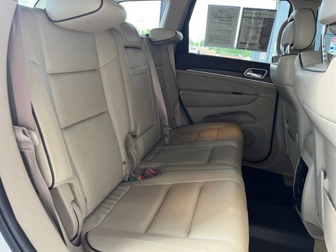 Used 2017 Jeep Grand Cherokee Overland AWD/4WD image 17
