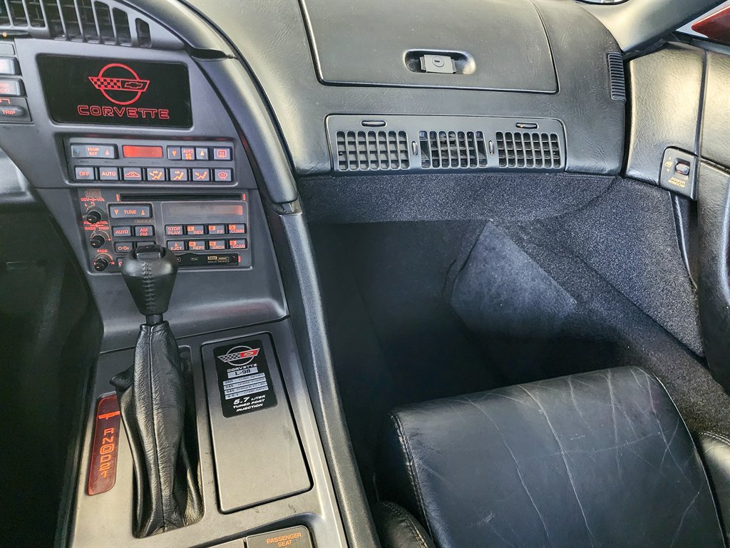 Used 1990 Chevrolet Corvette Coupe RWD image 15
