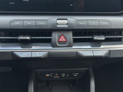 Used 2025 Kia K4 EX image 22