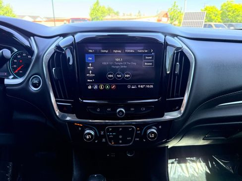 Used 2020 Chevrolet Traverse Premier AWD/4WD image 16