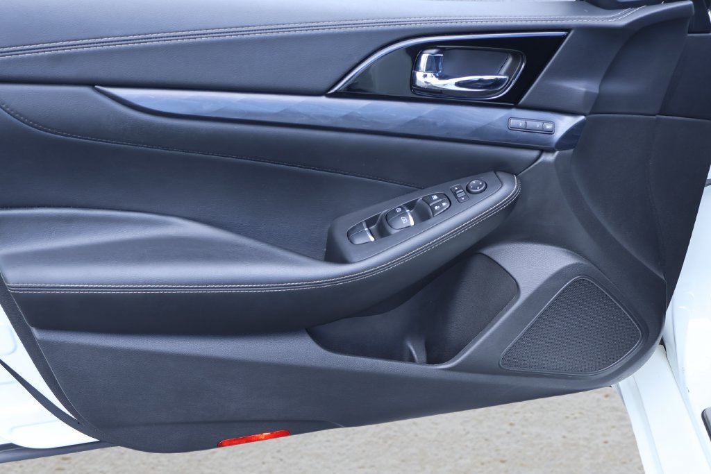 Used 2020 Nissan Maxima Platinum w/ Illumination Package FWD image 11