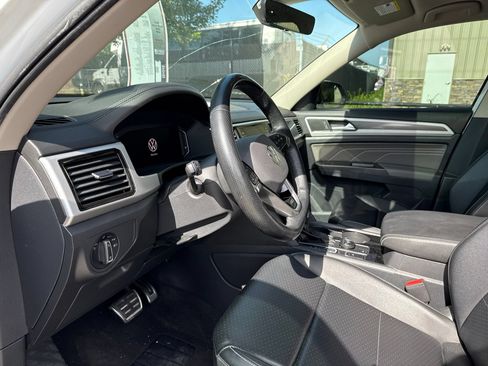 Used 2022 Volkswagen Atlas SEL R-Line AWD/4WD image 11