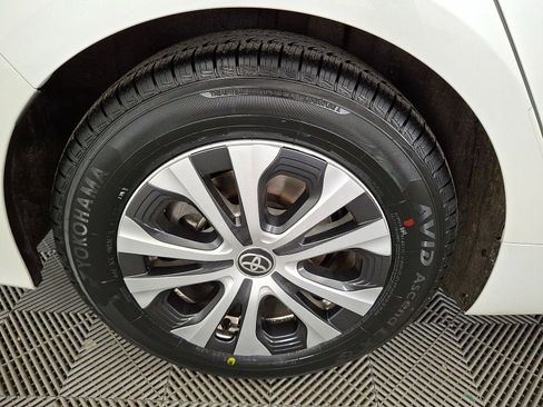 Certified 2022 Toyota Prius Prime Limited image 27