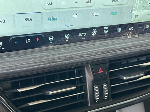 New 2024 Ford Escape Platinum w/ Premium Technology Package image 18