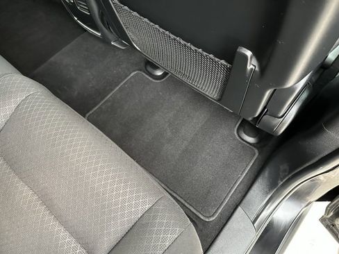 Used 2020 Jeep Grand Cherokee Laredo image 18