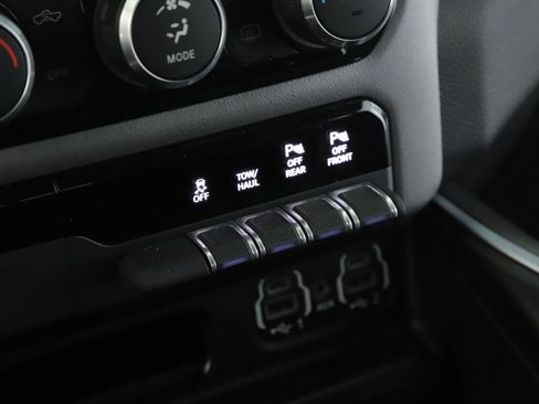 Used 2022 RAM 1500 Big Horn AWD/4WD image 15