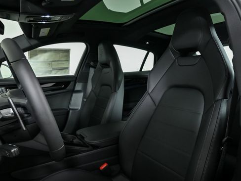 New 2025 Porsche Panamera image 5