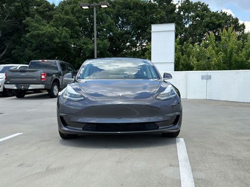 Used 2018 Tesla Model 3 Long Range RWD image 5