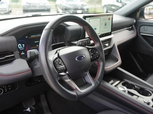 Used 2025 Ford Explorer ST-Line w/ ST-Line Street Pack AWD/4WD image 18