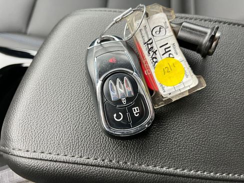 Used 2025 Buick Envista Sport Touring image 22