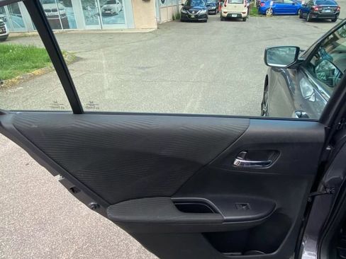 Used 2017 Honda Accord LX image 19