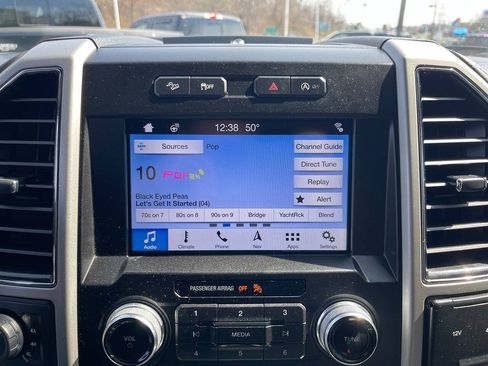 Used 2019 Ford F150 Lariat w/ Equipment Group 502A Luxury AWD/4WD image 40