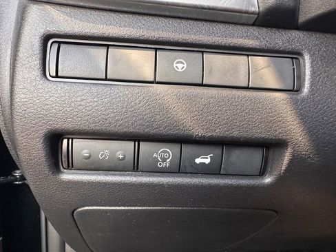 Used 2024 Nissan Rogue SV image 17