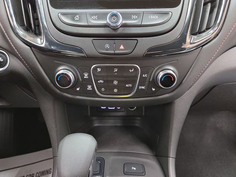Used 2023 Chevrolet Equinox RS w/ RS Leather Package AWD/4WD image 17