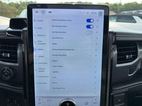 Used 2023 Ford F150 Lightning Platinum image 36