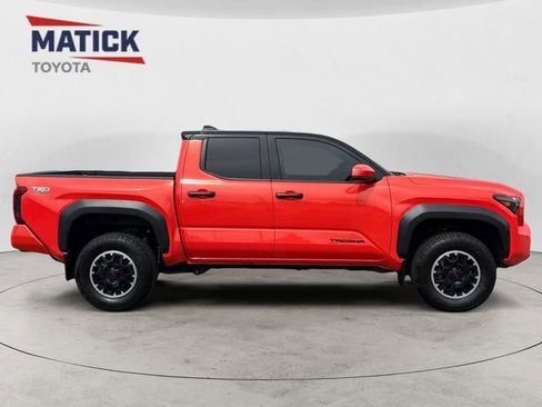 Used 2024 Toyota Tacoma TRD Off-Road AWD/4WD image 8