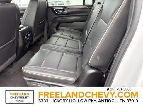 Used 2024 Chevrolet Suburban Premier AWD/4WD image 16