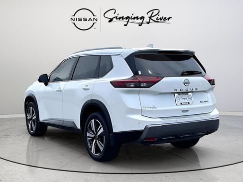 Certified 2024 Nissan Rogue SL AWD/4WD image 4