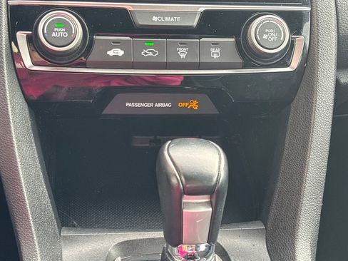 Used 2019 Honda Civic Sport image 11