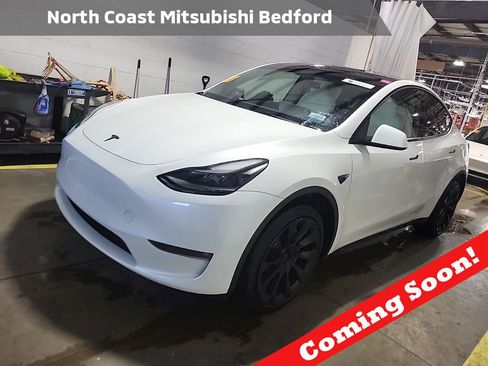 Used 2023 Tesla Model Y Long Range AWD/4WD image 1
