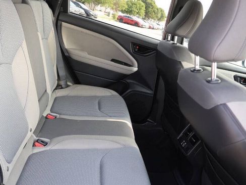 Used 2025 Subaru Forester Premium AWD/4WD image 16