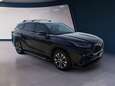 Used 2021 Toyota Highlander XLE image 7