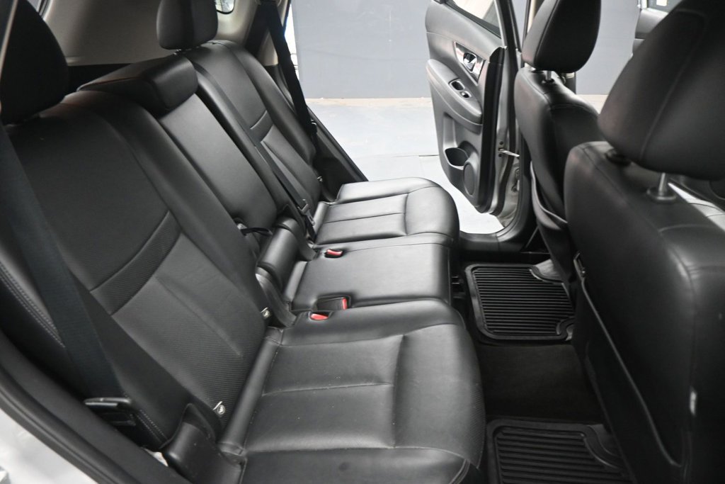 Used 2018 Nissan Rogue SL FWD image 19