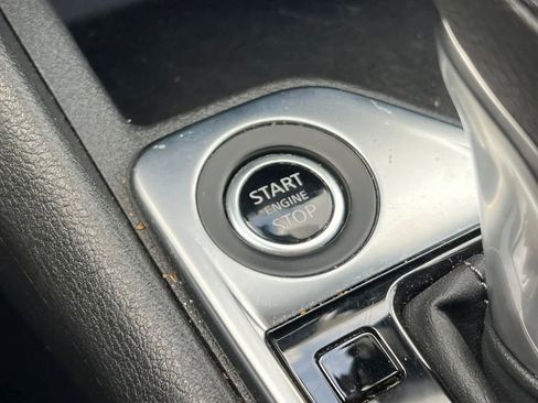 Used 2025 Nissan Sentra SV image 24