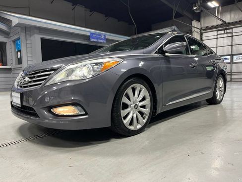 Used 2013 Hyundai Azera w/ Technology Pkg FWD image 3