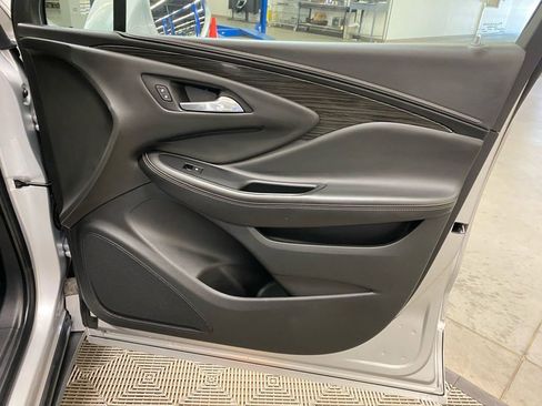 Used 2018 Buick Envision Essence image 14