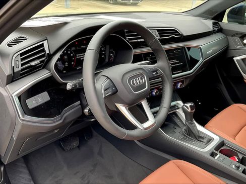 New 2025 Audi Q3 2.0T Premium Plus image 8