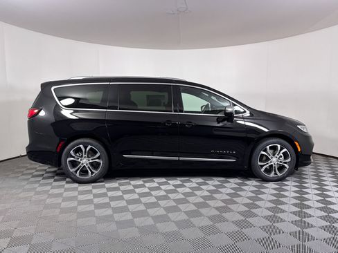 New 2026 Chrysler Pacifica Pinnacle image 33