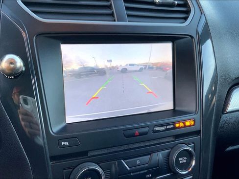 Used 2018 Ford Explorer XLT w/ Equipment Group 202A image 27