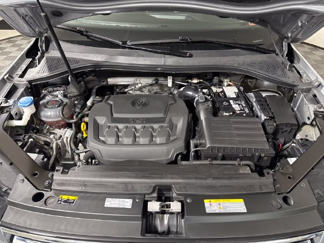 Used 2024 Volkswagen Tiguan SE AWD/4WD image 33