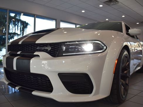Used 2022 Dodge Charger SRT Hellcat w/ Harman/Kardon Audio Group RWD image 17