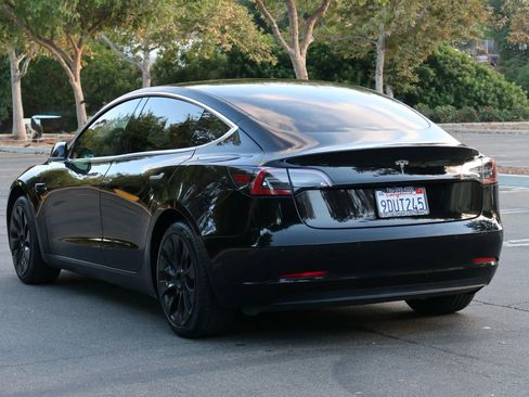 Used 2019 Tesla Model 3 Standard Range Plus RWD image 4