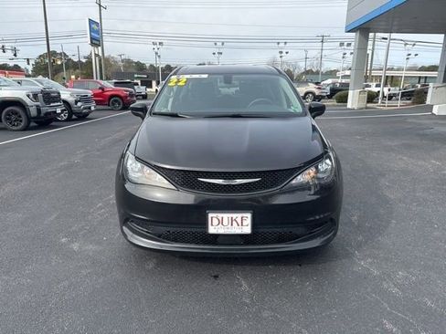 Used 2022 Chrysler Voyager LX FWD image 16